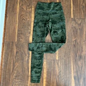Colorfulkoala Camo Leggings-XS